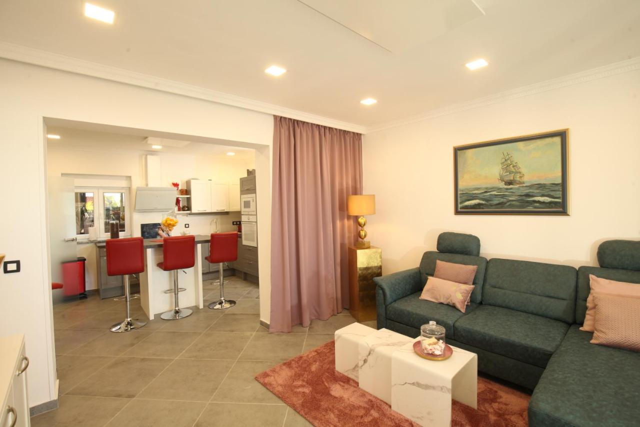 Luxurious Seaview Apartment Šibenik Buitenkant foto